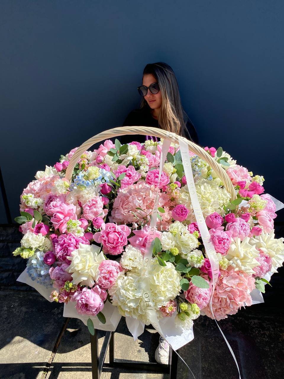 Премиум цветочная корзина в Нижнекамске