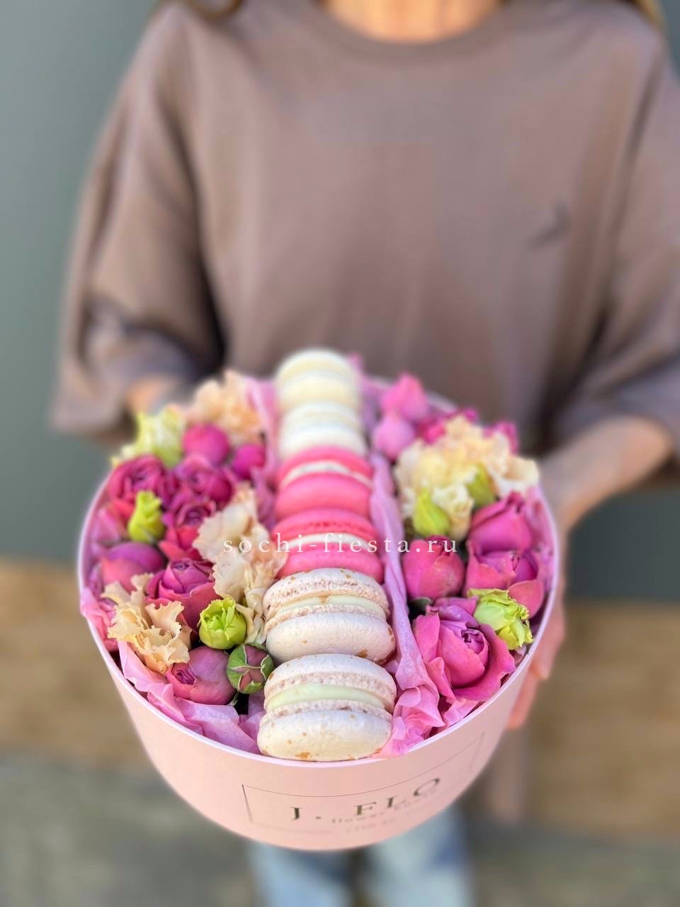 Коробки с макаронс