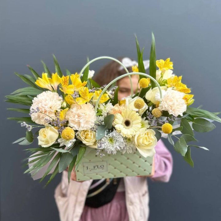 Сумочка с розами "Эпиа" в Нижнекамске