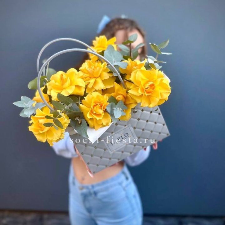 Сумочка с розами "Эдель" в Нижнекамске