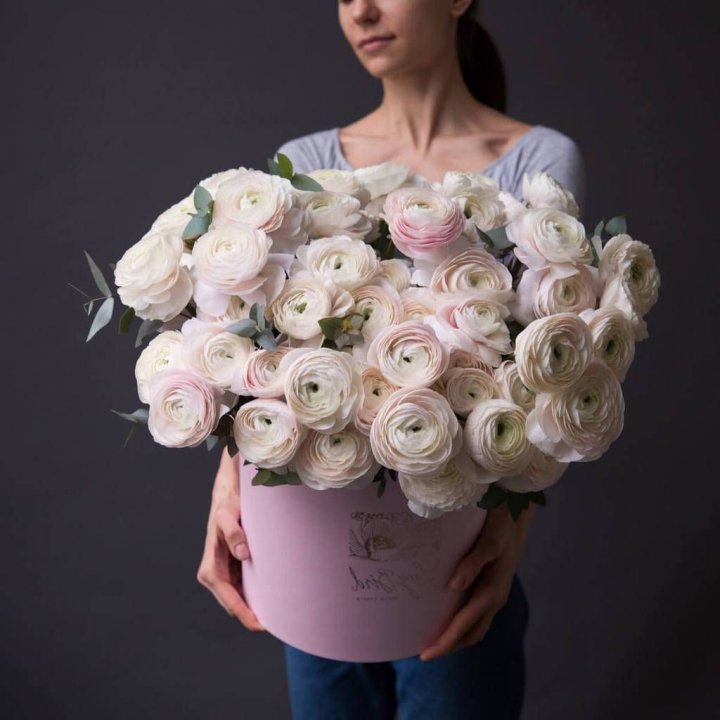 Бокс с ранункулюсами в Нижнекамске