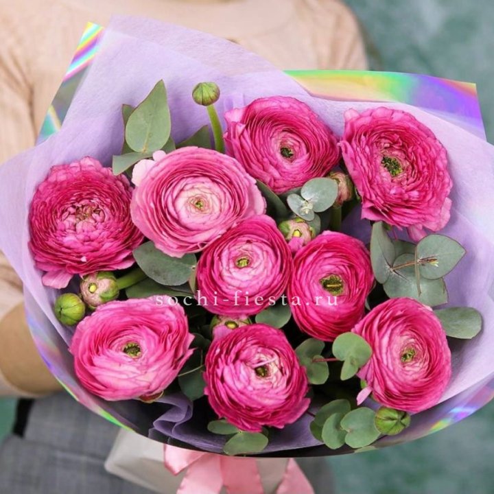 Ранункулюсы с эвкалиптом №2 в Нижнекамске