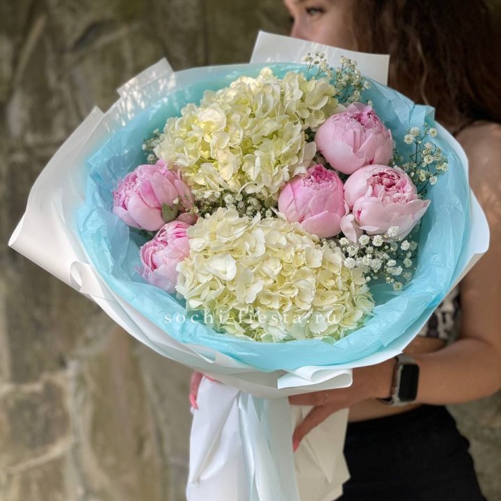 Букет с пионами "Блюсом" в Нижнекамске