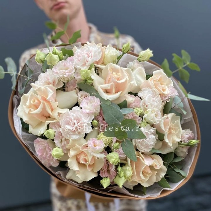  Букет кремовых роз "Мокко" в Нижнекамске