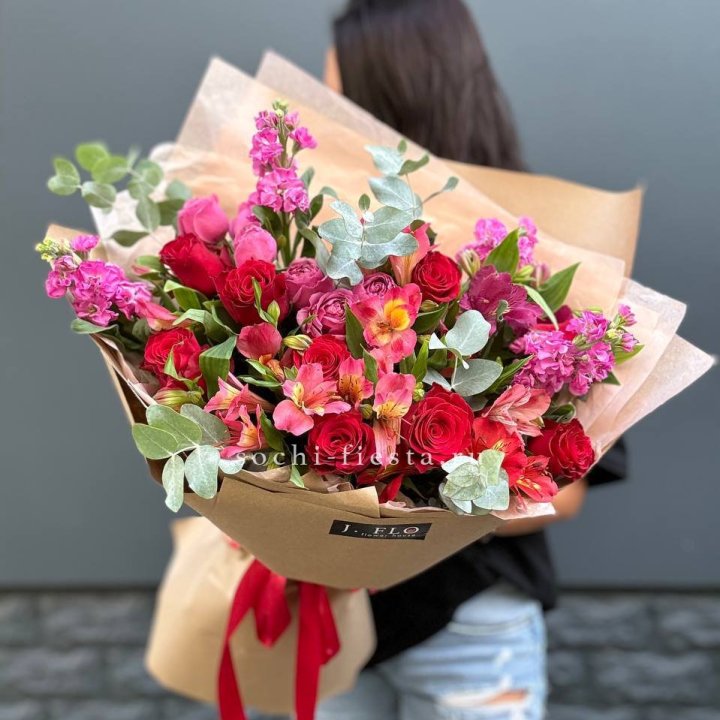 Дизайнерский букет №3 в Нижнекамске