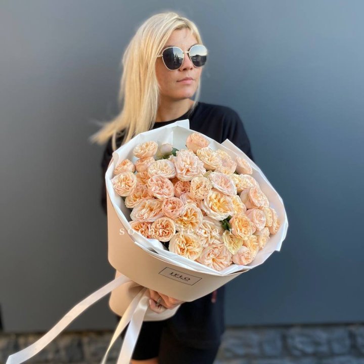 15 пионовидных роз №2 в Нижнекамске