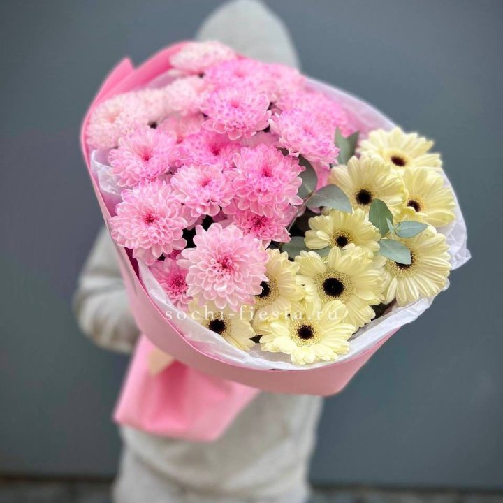 Дуо хризантем и гербер в Нижнекамске