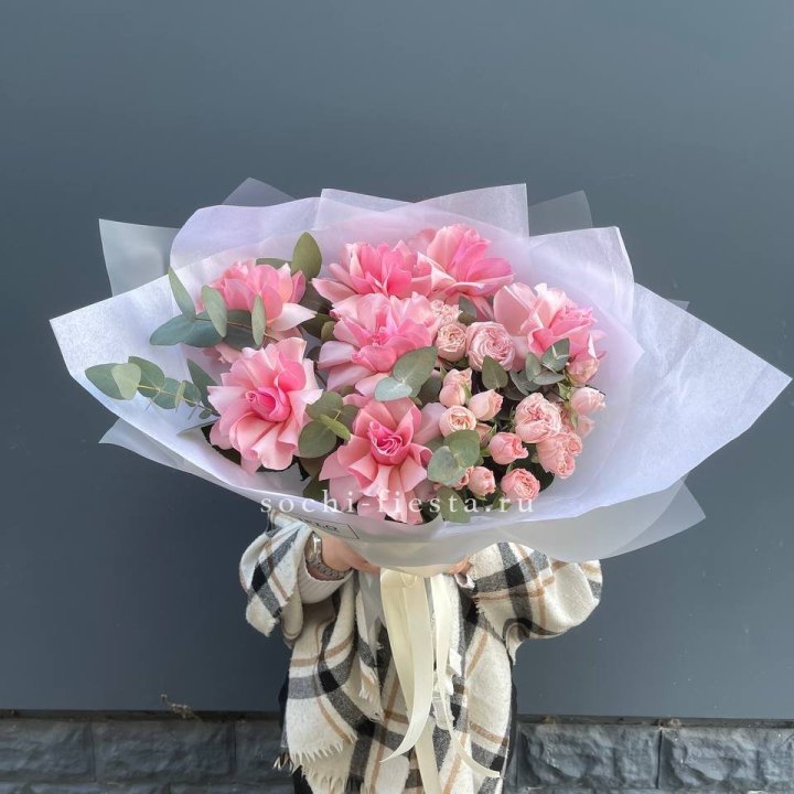 Букет французских и пионовидных роз  в Нижнекамске