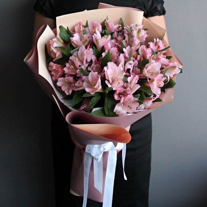 Букет розовых альстромерий в Нижнекамске