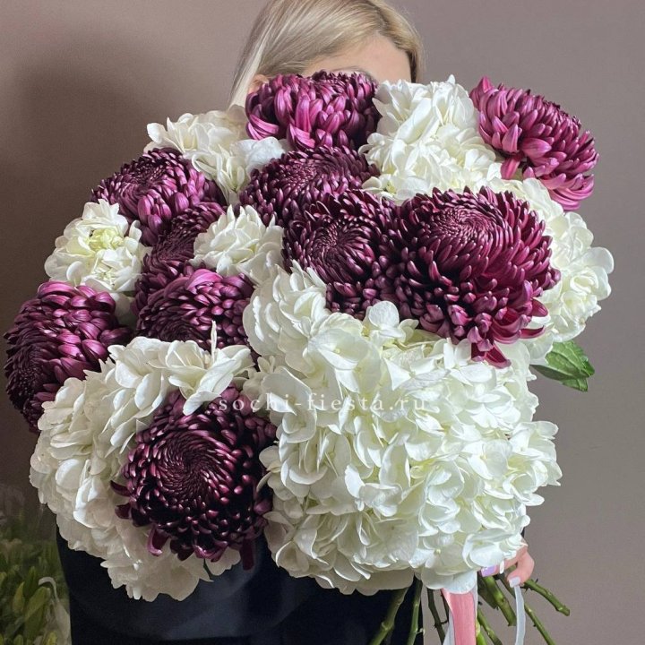 Охапка Бигуди и гортензий в Нижнекамске