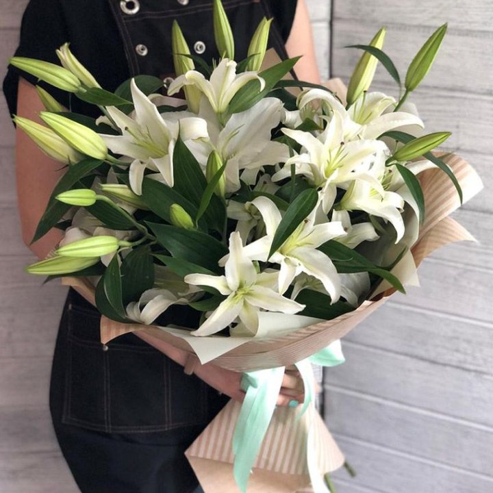 Букет белых лилий в Нижнекамске