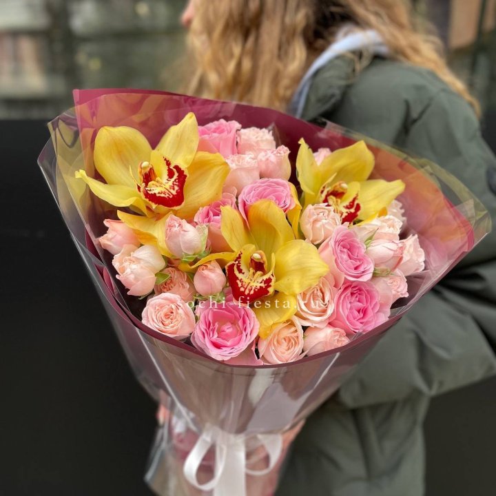  Букет орхидей и роз Есенья в Нижнекамске