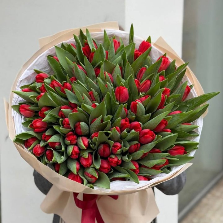 101 красный тюльпан в Нижнекамске