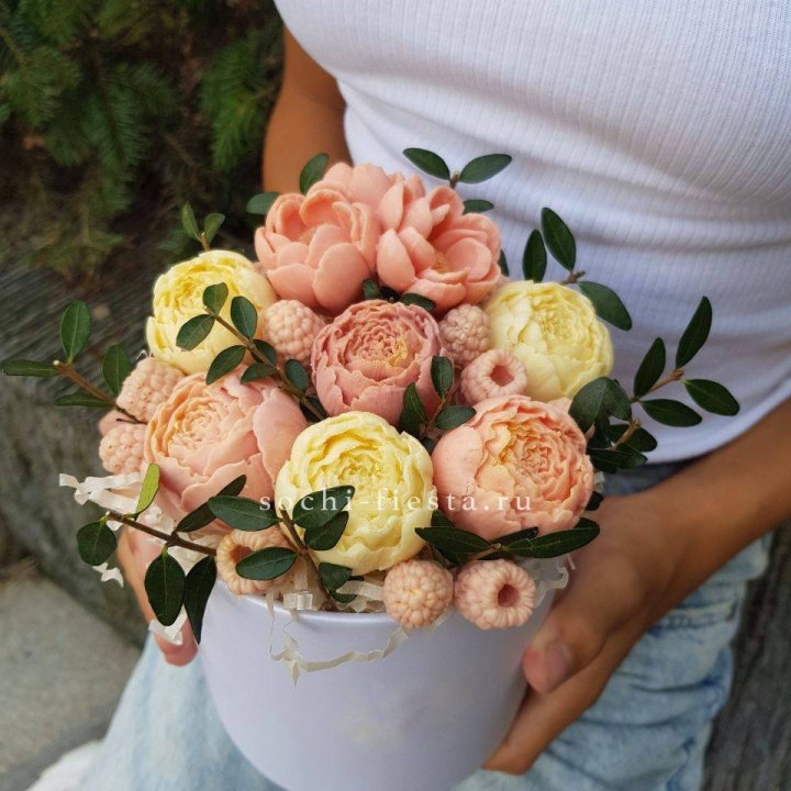 Шоколадный букет с ягодами в Нижнекамске