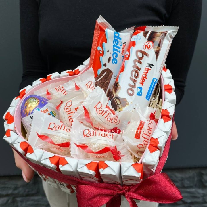 Подарочный набор сердце с Киндерами и Рафаэлло в Нижнекамске