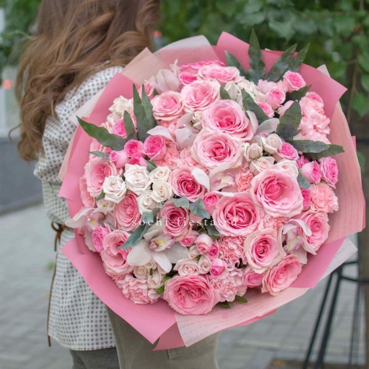 Дизайнерский букет "Барби" в Нижнекамске