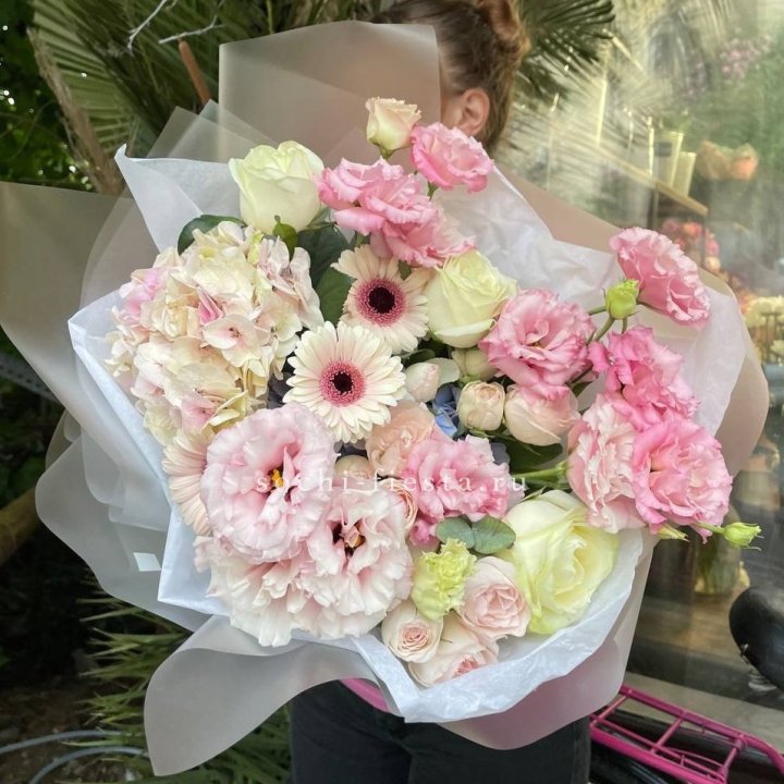 Дизайнерский букет "Лаундж пак" в Нижнекамске