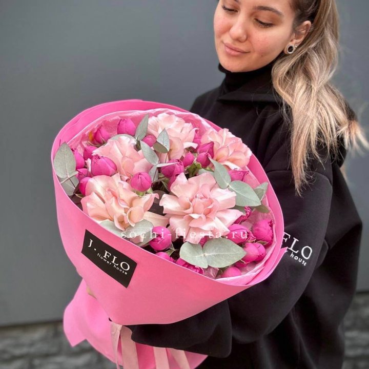 Букет французских и пионовидных роз "Ламиносо" в Нижнекамске