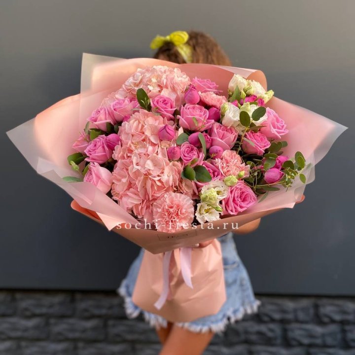 Авторский букет "Восторг" в Нижнекамске