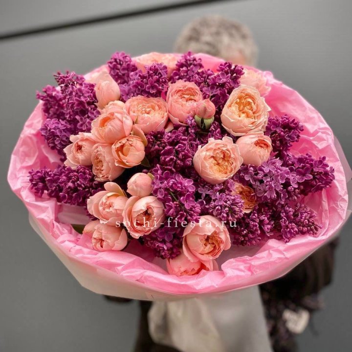  Дуо букет из кустовых роз и сирени в Нижнекамске