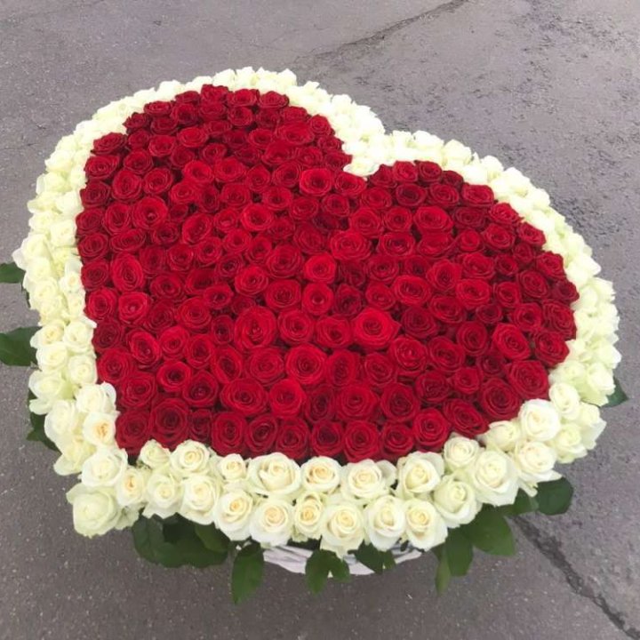 333 розы в корзине в Нижнекамске