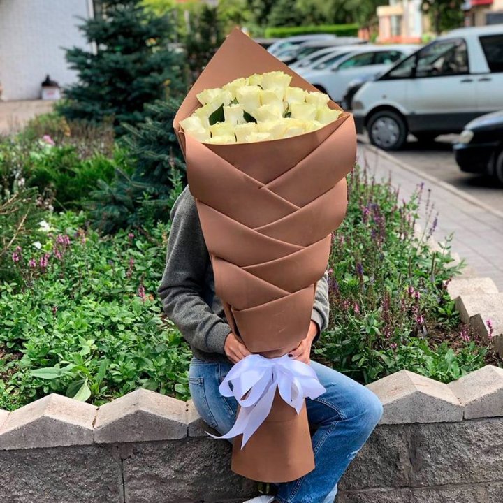 Голландские розы белые "Рыбка" в Нижнекамске