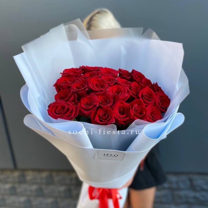 25 высоких роз  в Нижнекамске