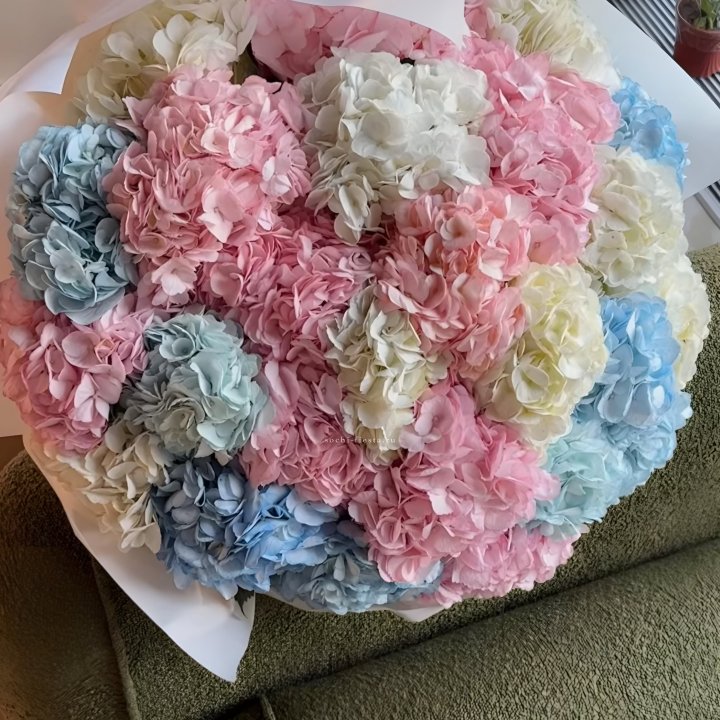 Букет гортензий микс в Нижнекамске