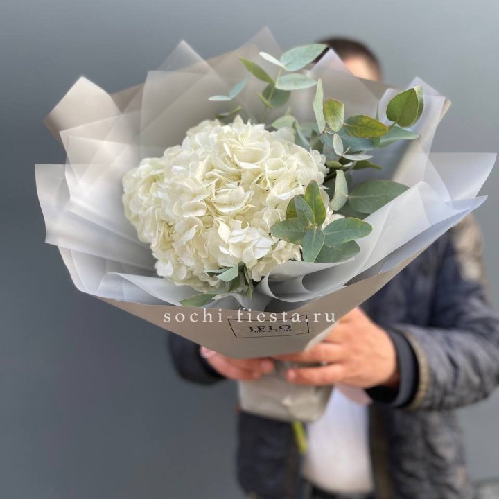  Букет  из белой гортензии в Нижнекамске