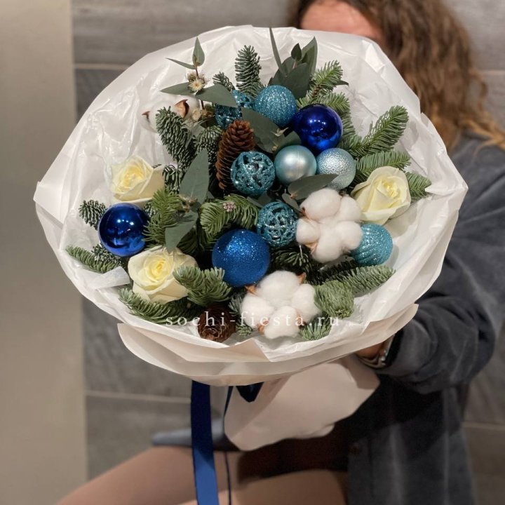 Новогодний букет "Синий иней" в Нижнекамске