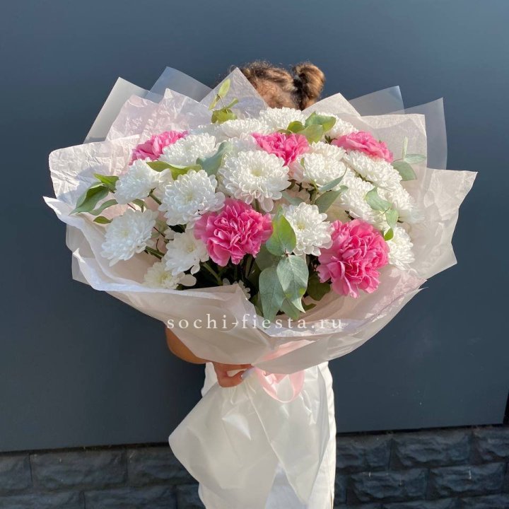  Букет  хризантем и диантусов "Воздушный" в Нижнекамске