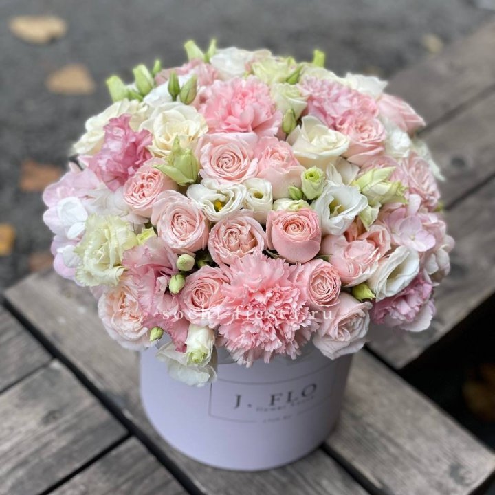 Цветочный бокс "Люксур" в Нижнекамске