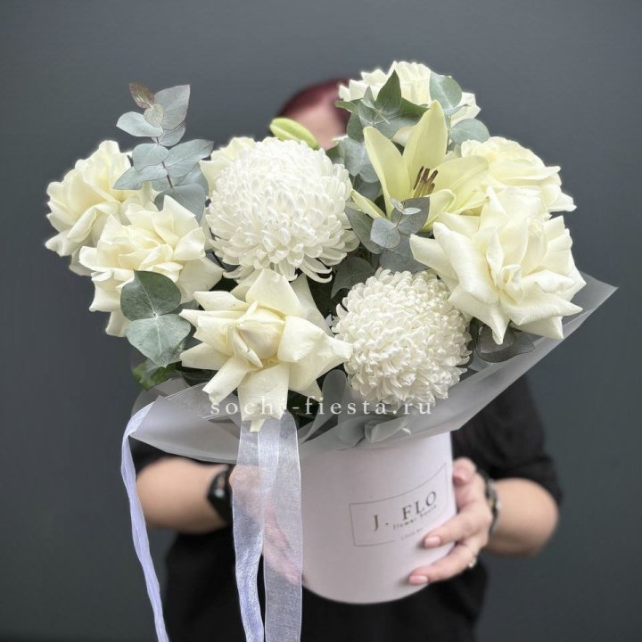 Цветы в шляпной коробке  в Нижнекамске