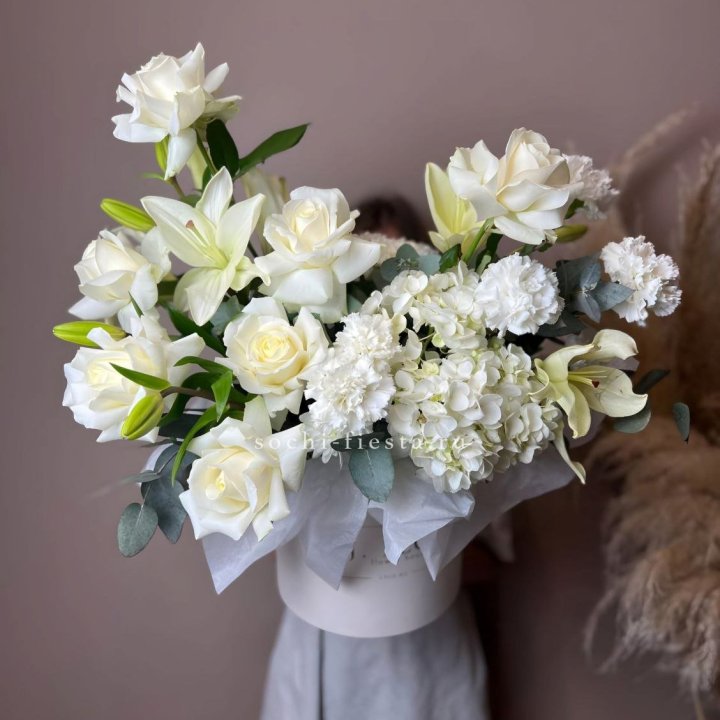 Цветочный бокс "Вайт дримс" в Нижнекамске