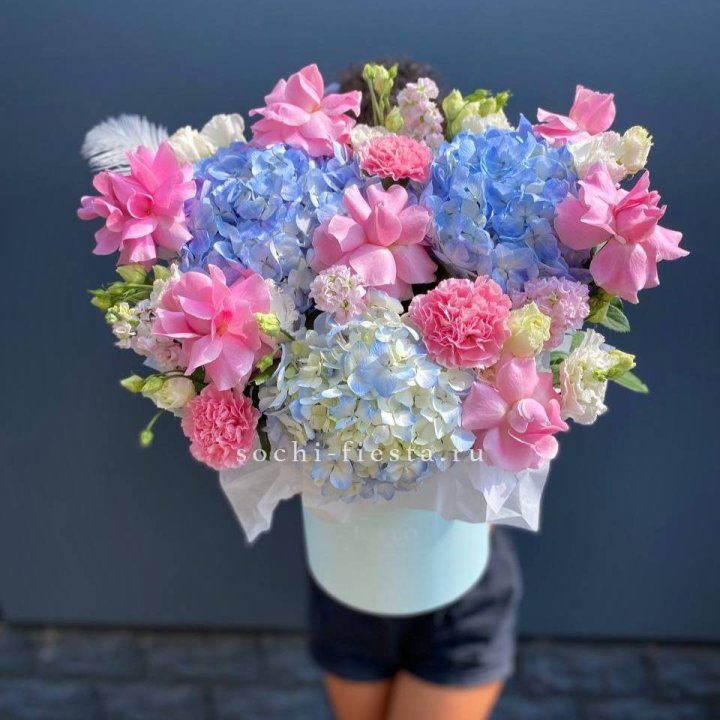 Коробка с цветами "Лемия" в Нижнекамске