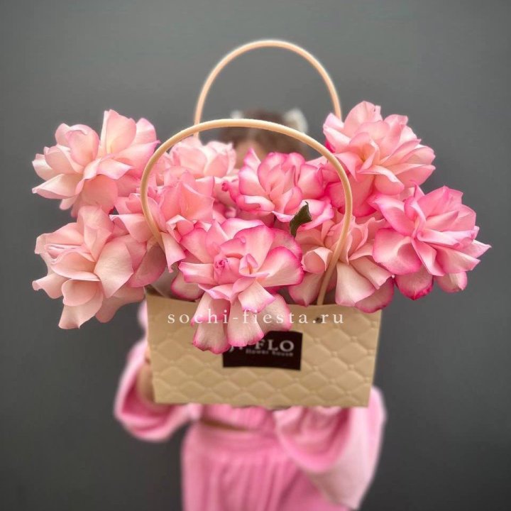 Сумочка розовых роз Венди в Нижнекамске