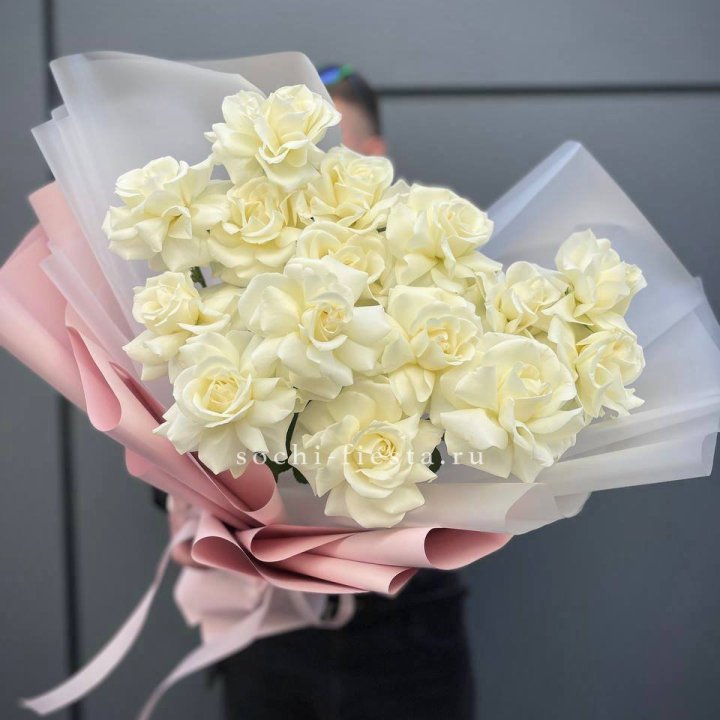 Букет из 15 французских роз Вайт дрим в Нижнекамске