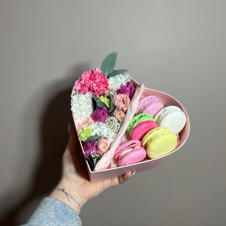 Дуо цветы и макаронсы в Нижнекамске