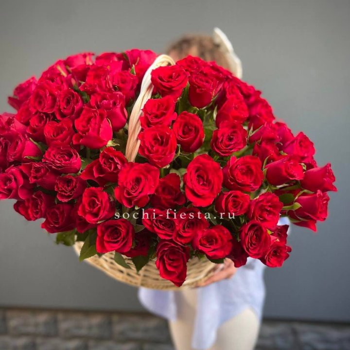 121 красная роза в корзине   в Нижнекамске
