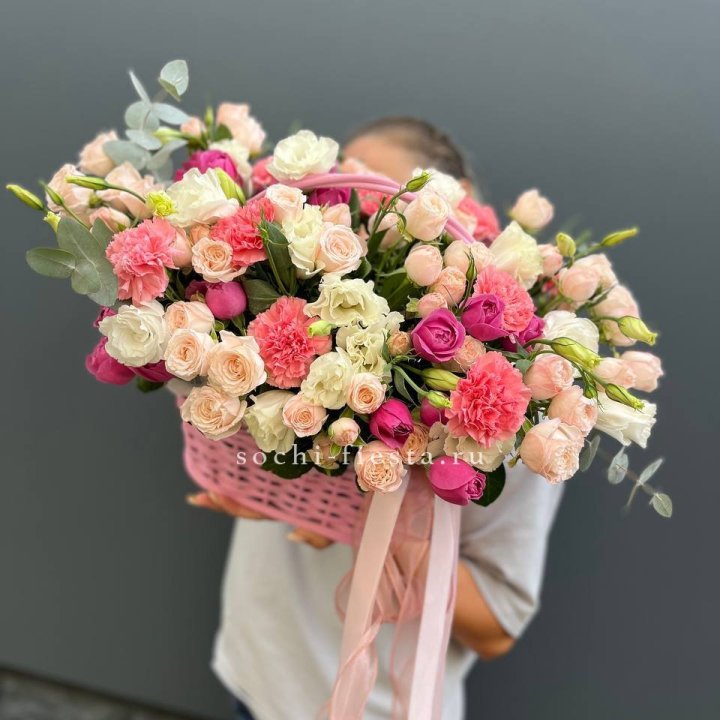 Цветочная корзина "Флоренция" в Нижнекамске