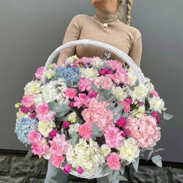 Цветочная корзина №3 с доставкой в Нижнекамске