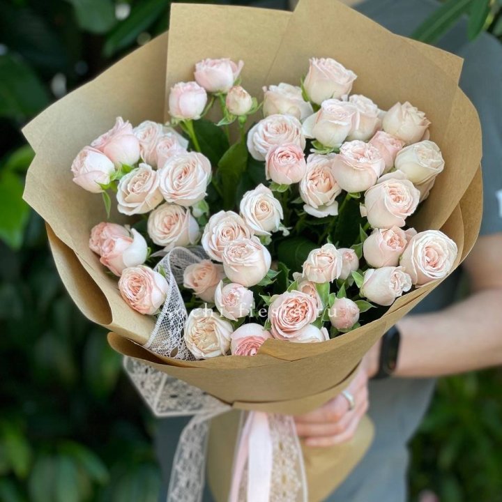 Кустовые розы букет №1 в Нижнекамске