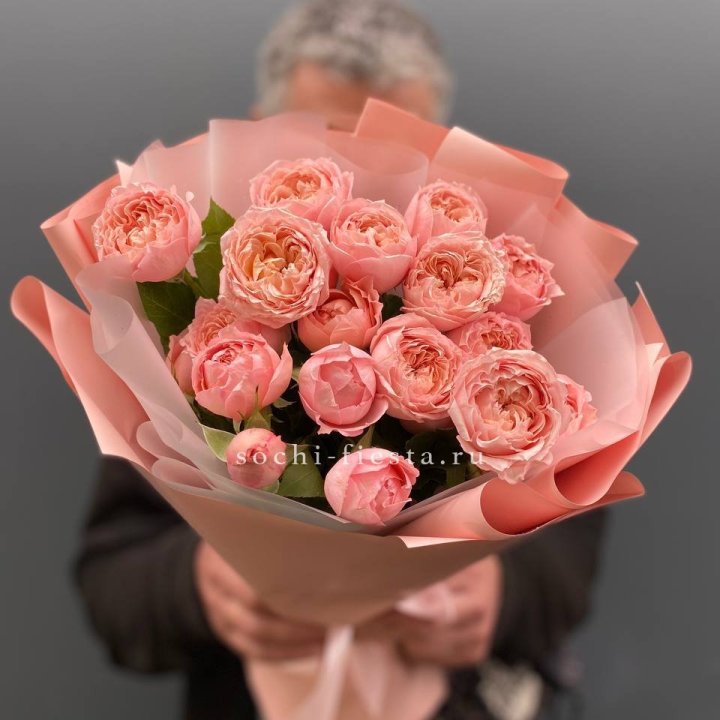 Букет комплимент из кустовых роз Джульетта в Нижнекамске