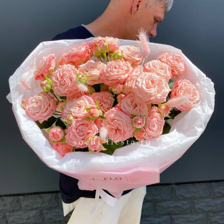 Пионовидные розы Мадам Бомбастик в Нижнекамске