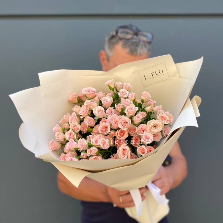 Кустовые розы леди в Нижнекамске