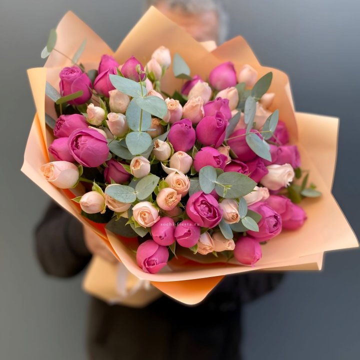 Букет кустовых роз Тендернес в Нижнекамске