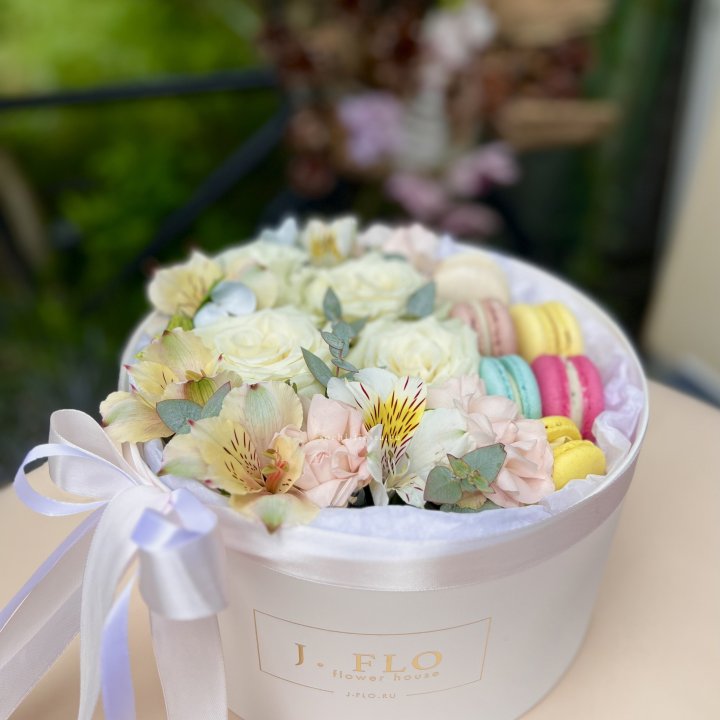 Цветочный бокс "Ника" в Нижнекамске