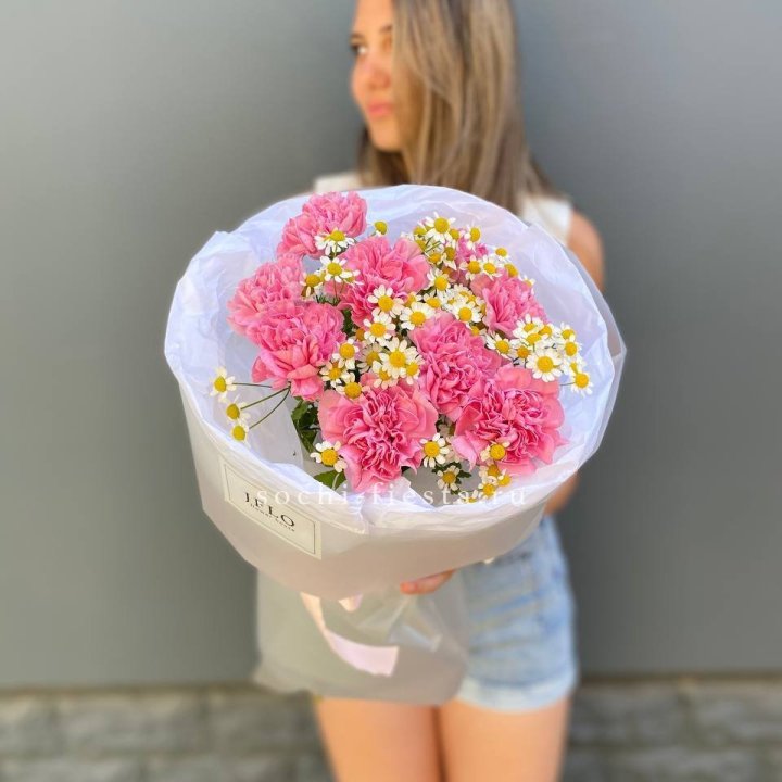 Дуобукет диантусов и ромашек в Нижнекамске