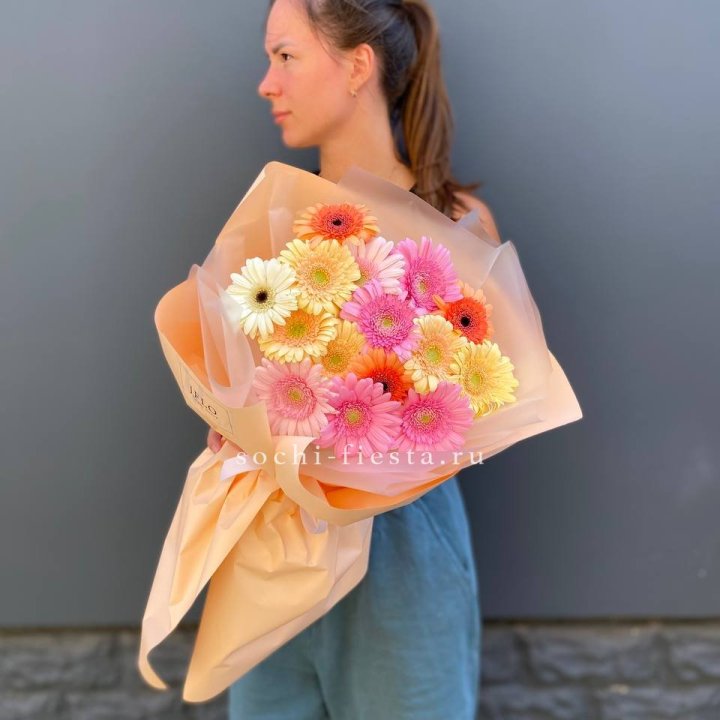 Букет разноцветных гербер в Нижнекамске