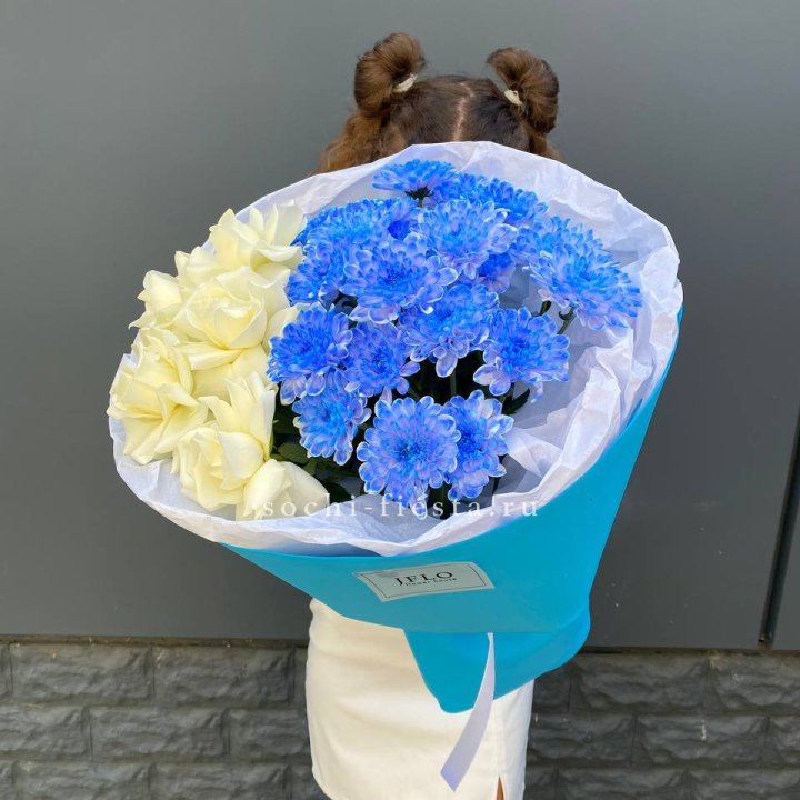 Дуо букет розы и хризантема в Нижнекамске